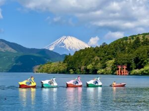 芦ノ湖より富士山を望む